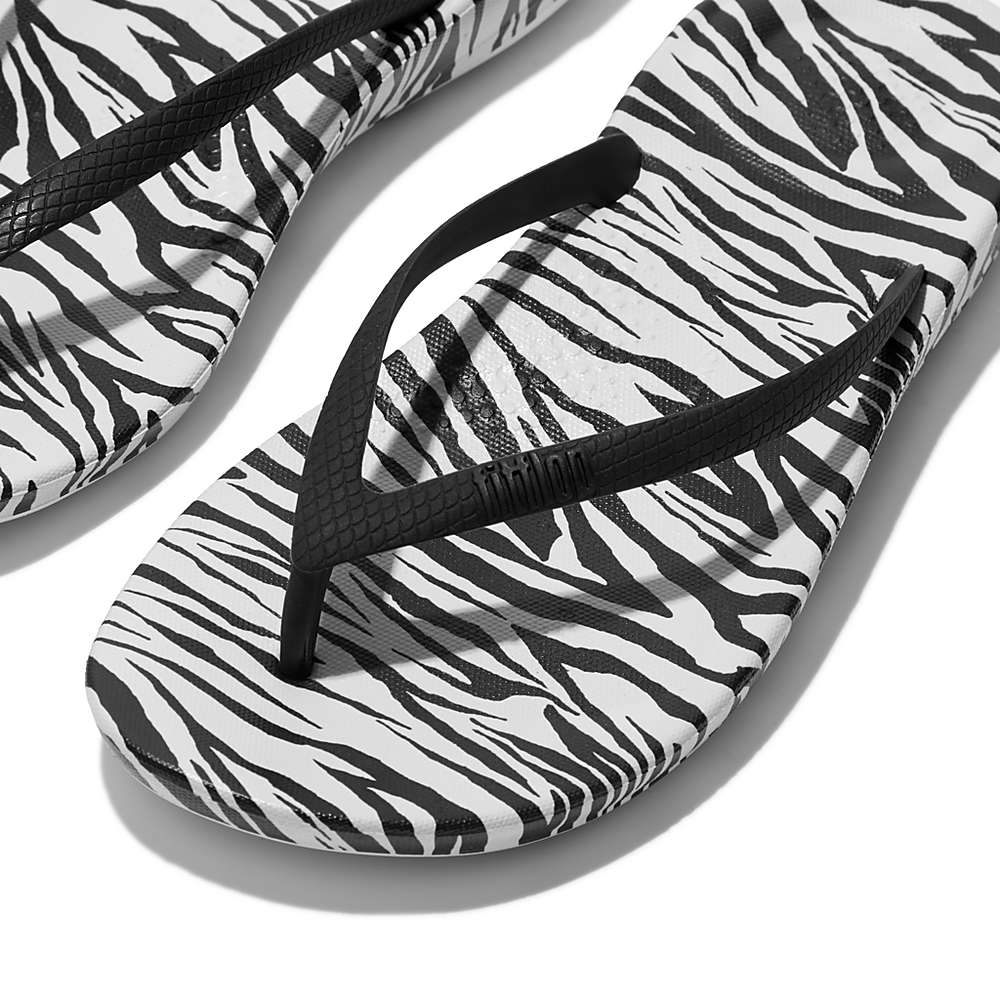 Women's Fitflop IQUSHION Zebra Print Ergonomic Flip Flops Black/White | Ireland-46519