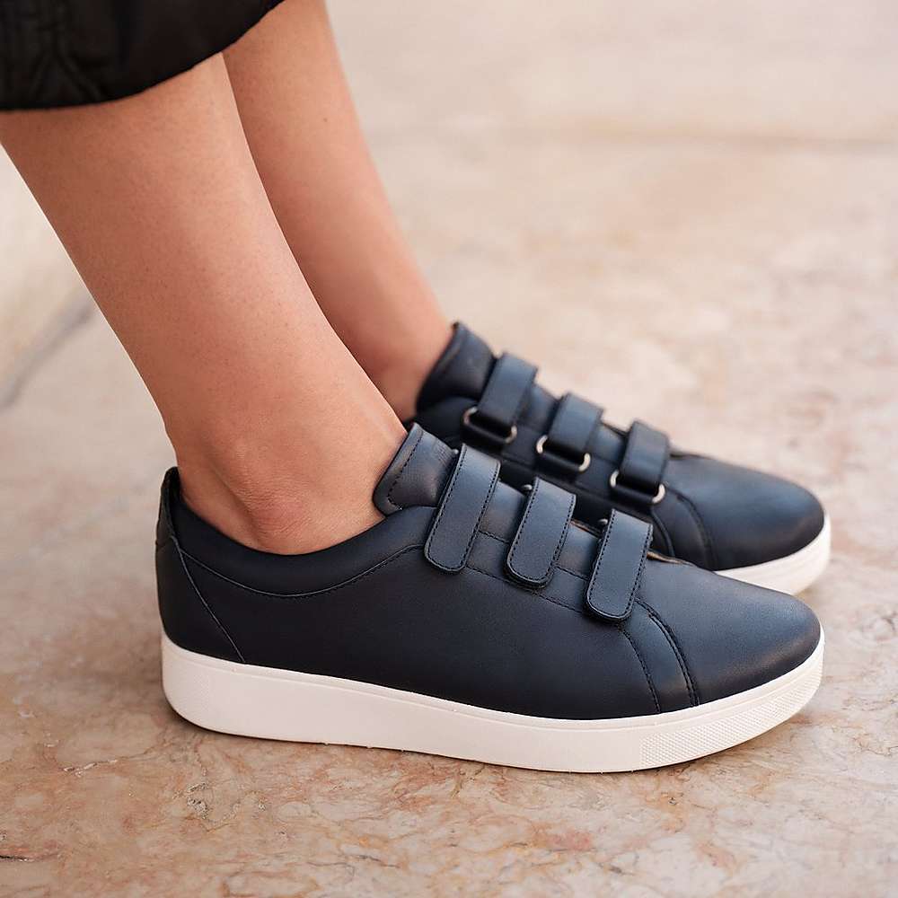 Women's Fitflop RALLY Leather Strap Trainers Navy | Ireland-47903